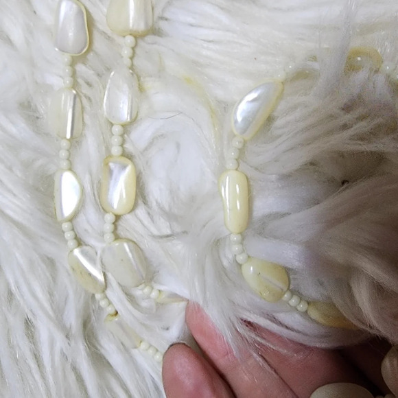 Vintage mother of pearl necklaces‎ - Picture 8 of 16